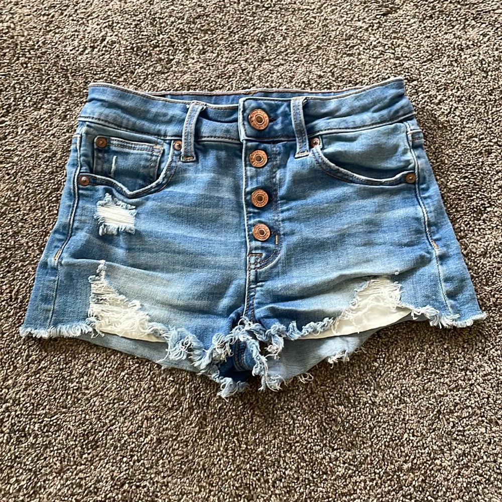 They are blue jean shorts size 00 in US.